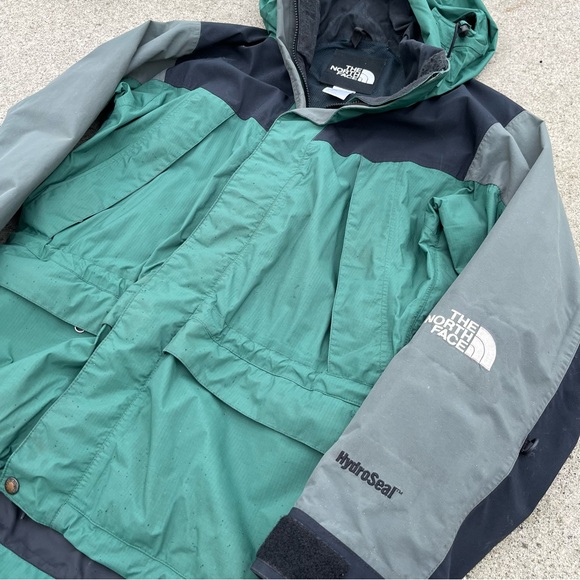 90’s TNF Hydro Seal - Picture 5 of 6